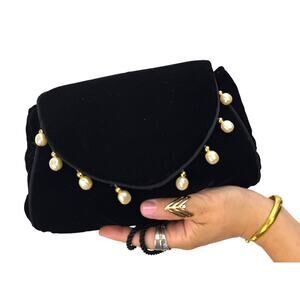 Y2K ADRIENNE VITTADINI black velvet pearl trim purse